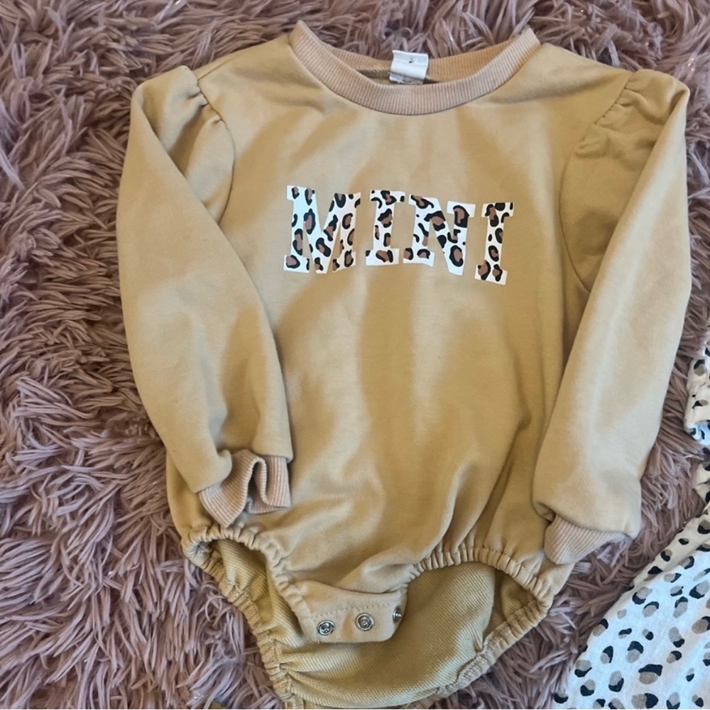 Mini sweater